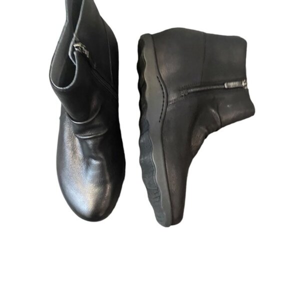 Dansko New Women's Madge Boot Black Leather size 38 - Picture 5 of 13